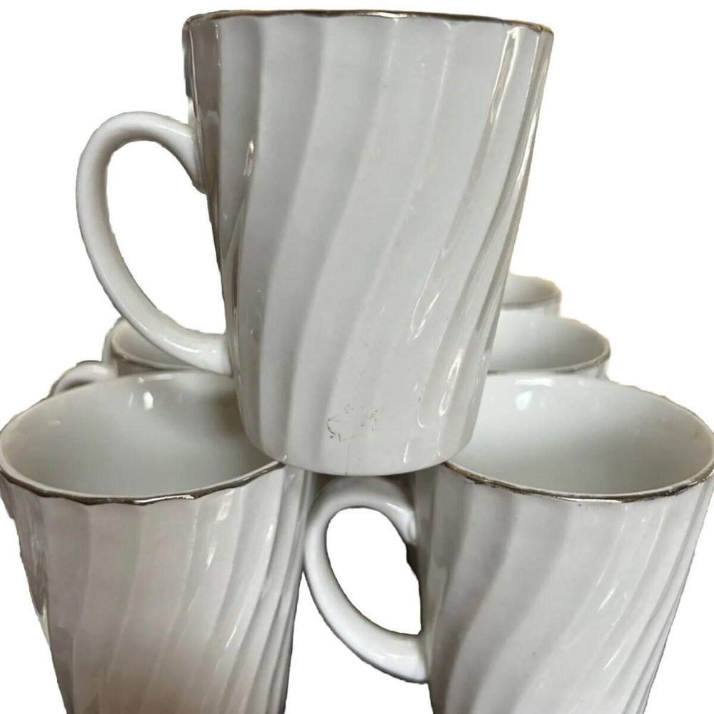 Set Of  8 White Twist Cups Platinum Band